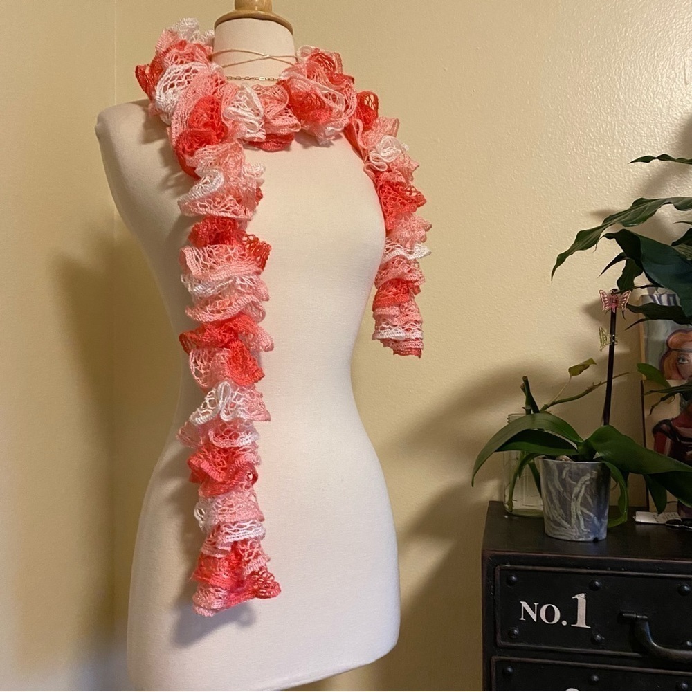 Y2K 00s knit ruffle scarf / hip sash / belt - pink & white